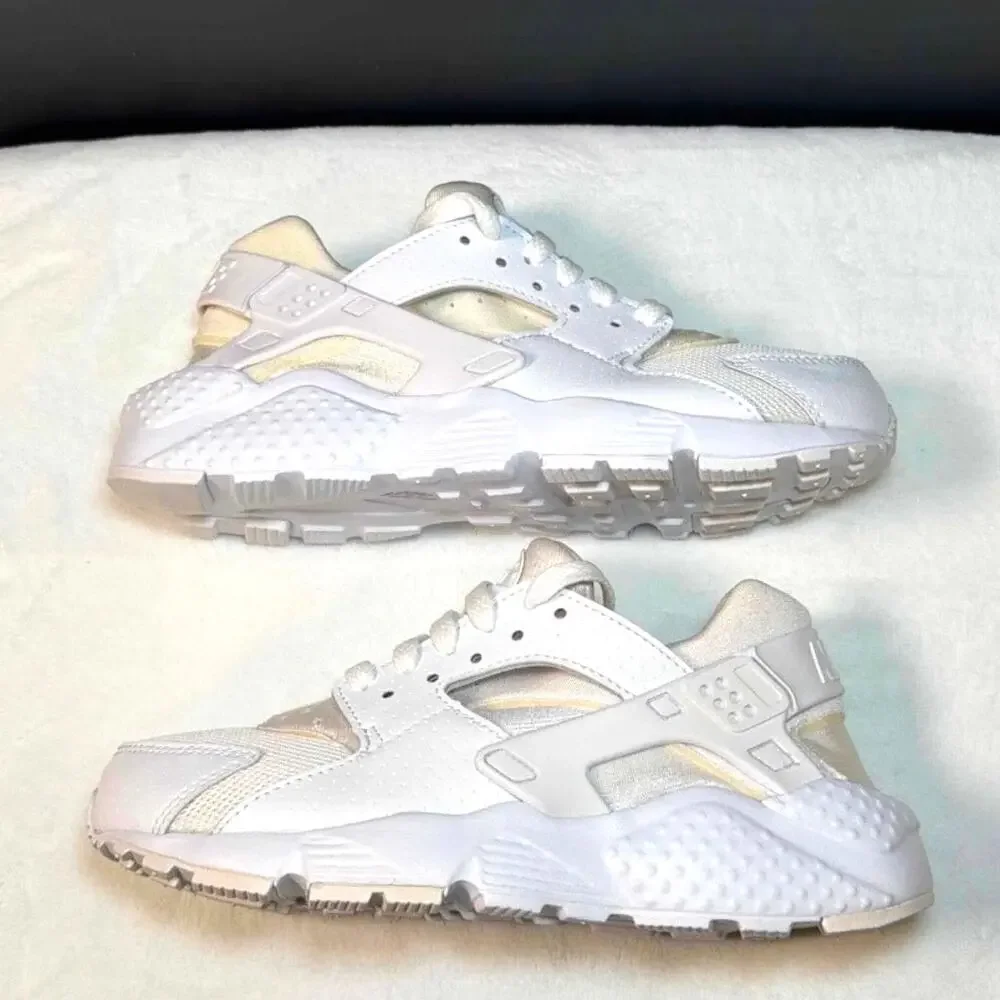 Nike Huarache Run GS “White / Pure Platinum” – 654275-110 | 4Y/5.5W